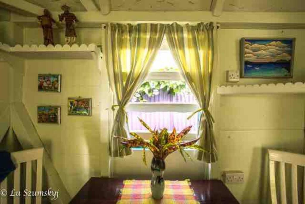 Jacoway Inn Calibishie Екстериор снимка
